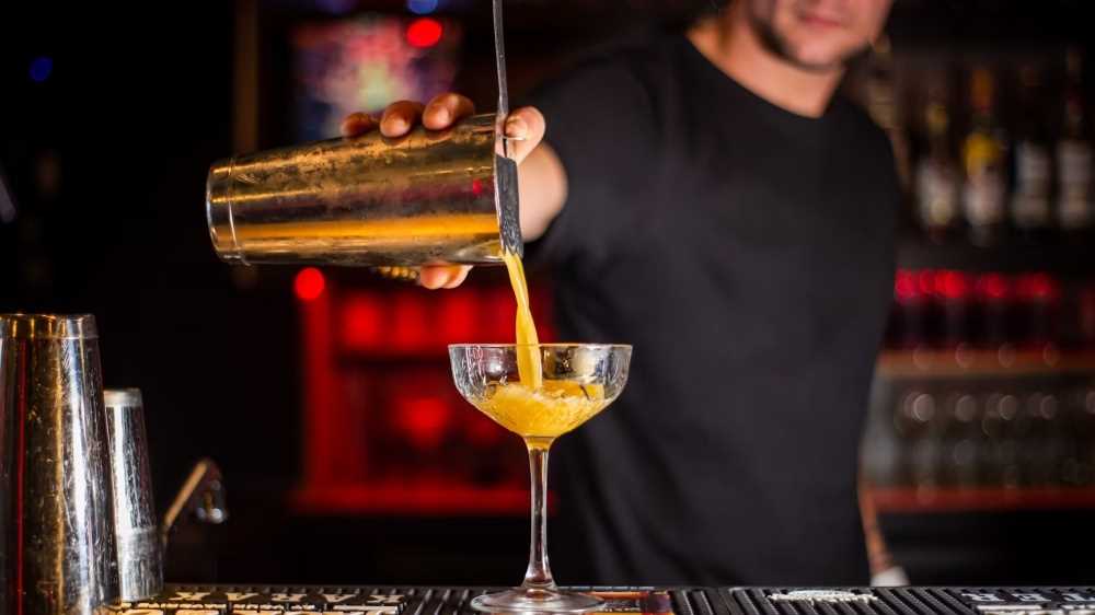 Oggi è il World Bartender Day. Cin cin ai professionisti del Bar