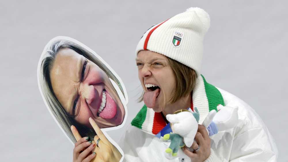 Olimpiadi Milano-Cortina 2026, short track, l’Italia vola in casa: oro olimpico nella staffetta mista e Fontana entra nella leggenda