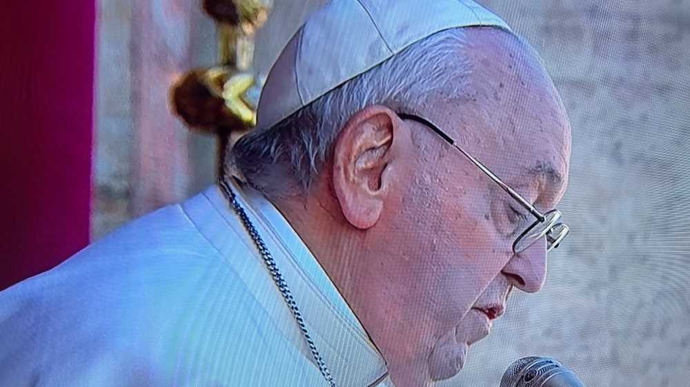 Papa Francesco, venti di guerra soffiano gelidi sull’umanità. Chi ha il potere faccia tacere le armi