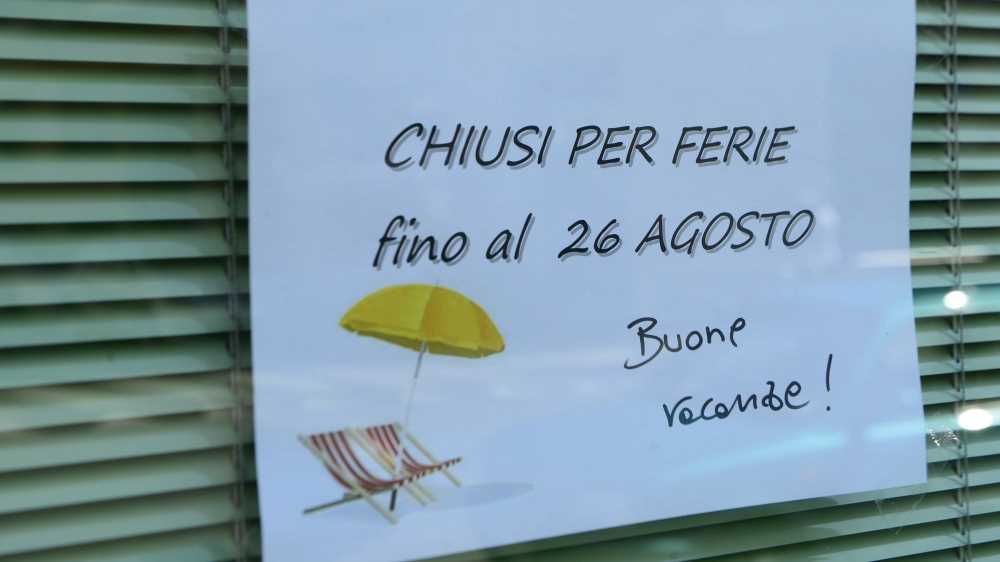 Politici in vacanza, ma “vigili” sui dossier più caldi