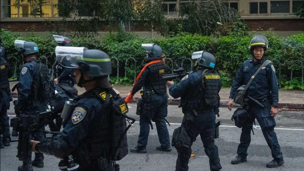 Polizia violenta negli Stati Uniti, ben 1.247 uccisi nel 2023, in Florida è legale legare mani e piedi