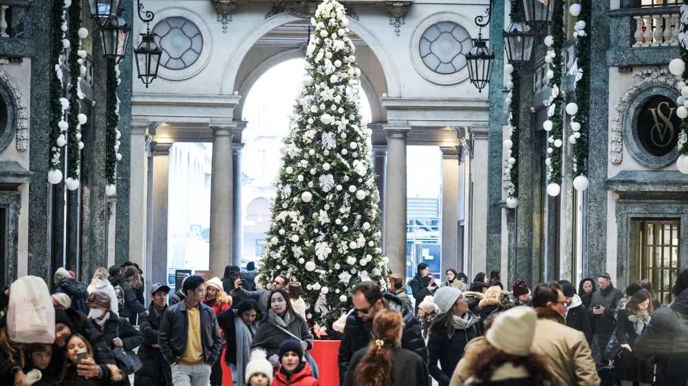 Ponte dell'Immacolata, sono più di 14 milioni gli italiani in viaggio. E l'88% delle famiglie farà l'albero