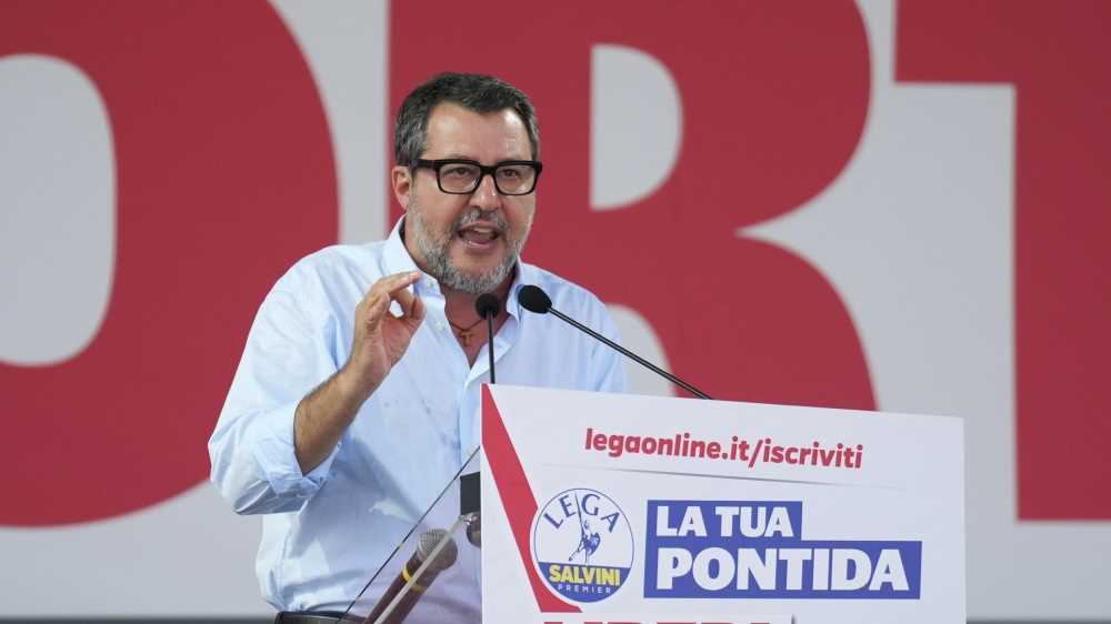 Pontida, Salvini al raduno della Lega ribadisce il no del Carroccio a un esercito europeo
