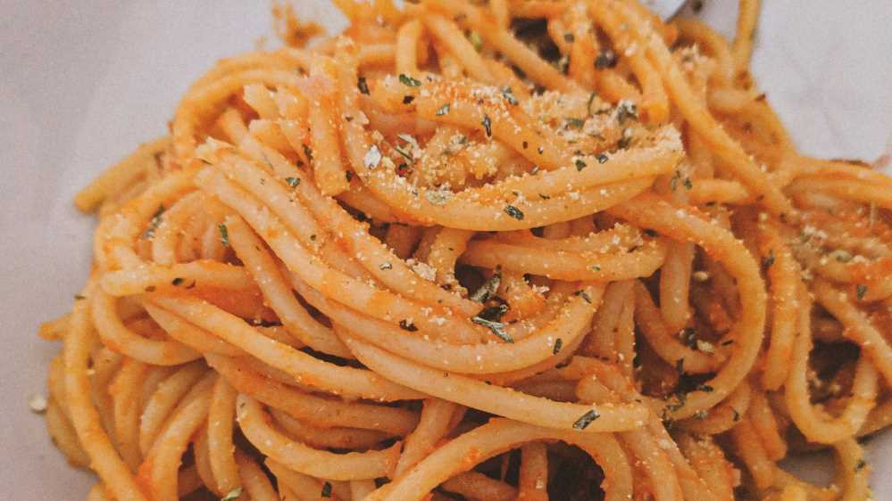 PORTARE LA SCHISCETTA AL LAVORO FA RISPARMIARE: ECCO PERCHE' CONVIENE AL PALATO (E AL PORTAFOGLI)