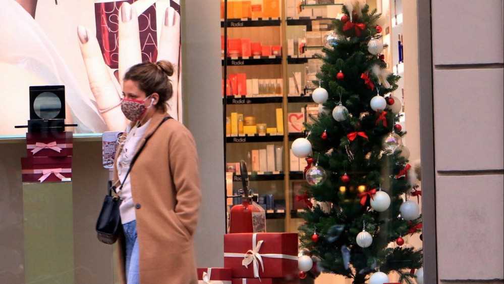 Regali di Natale? Gli italiani tagliano il budget. Sangalli, subito il taglio delle tasse