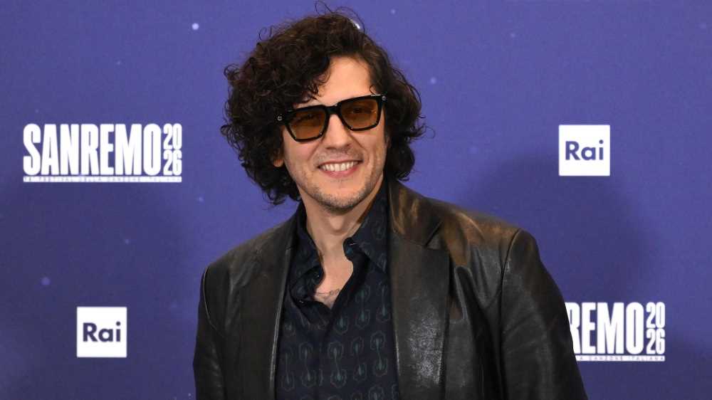 Sanremo 2026, Ermal Meta insieme a Dardust nella serata dei duetti. La cover di "golden hour"