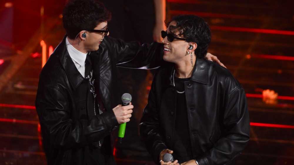 Sanremo 2026, LDA e Aka7even con Tullio De Piscopo e la sua "Andamento Lento" nella serata duetti