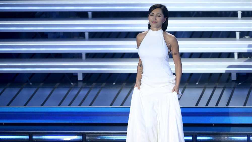 Sanremo 2026: Serena Brancale porta “Besame Mucho” alla serata cover accompagnata da Gregory Porter e DELIA