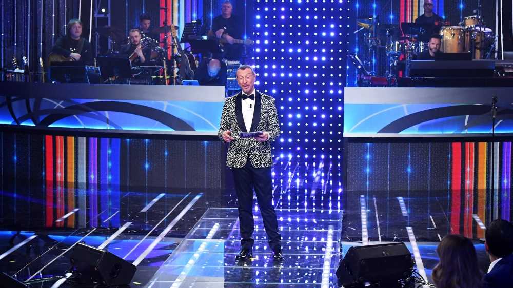 Sanremo, annunciati da Amadeus gli ospiti che si esibiranno sul palco di Piazza Colombo nella settimana del Festival