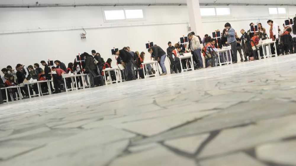 Scuola, al via oggi il concorso per insegnanti, sono 64.563 i candidati che parteciperanno