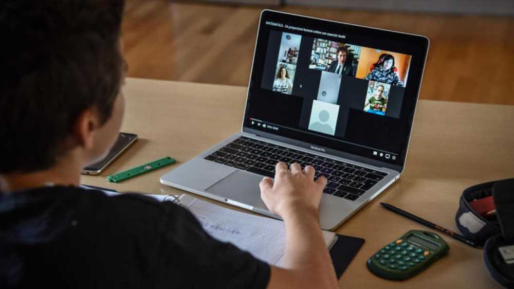 Scuola, circolare del ministero della Salute, si torna alla Dad anche con un solo contagiato