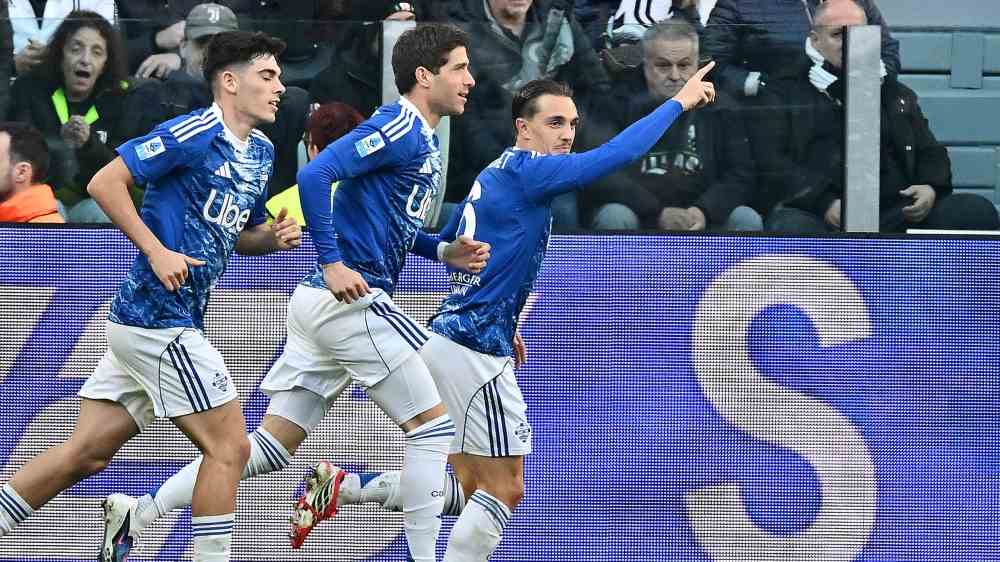 Serie A, è crisi Juventus, perde in casa con il Como, l'Inter si riscatta dopo la sconfitta in Champions, finisce senza reti tra Cagliari e Lazio