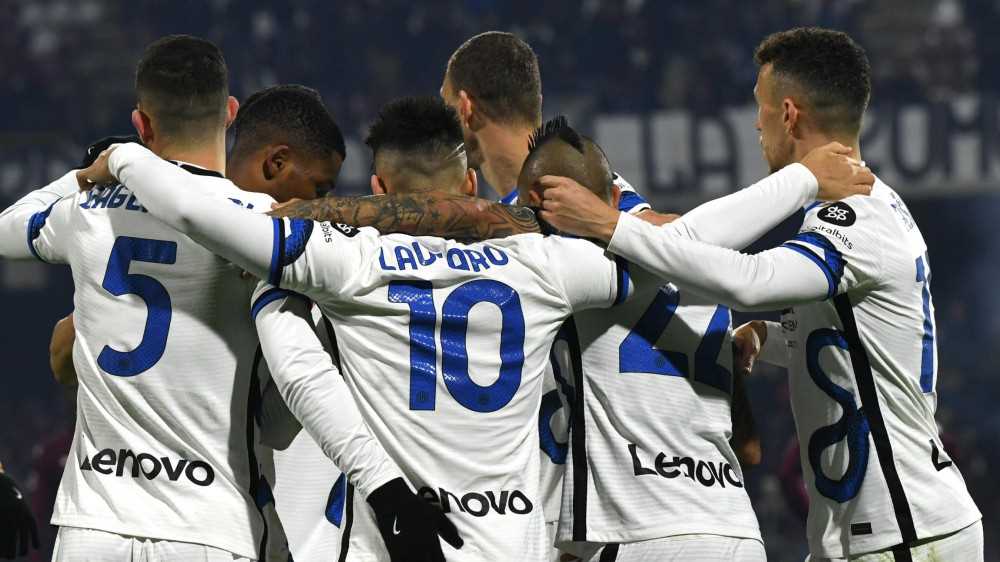 Serie A, la diciottesima giornata cominciata con i successi dell'Inter e della Lazio, nerazzurri a quota 43