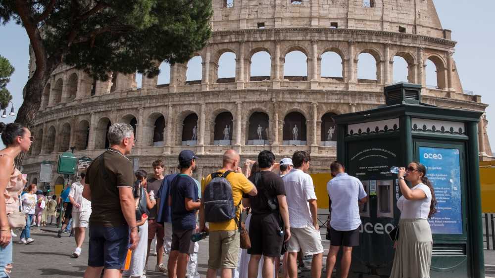 Settore turistico al riparo dagli esercizi abusivi, da oggi scattano sanzioni per guide turistiche non abilitate