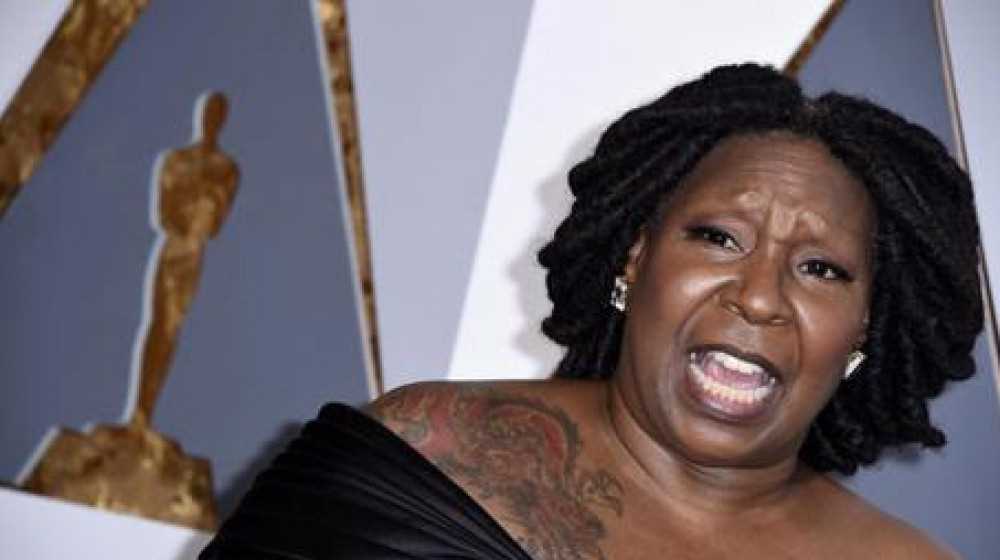 Shoah: bufera su Whoopi Goldberg per dichiarazioni durante il suo show su Abc News, sospesa per due settimane