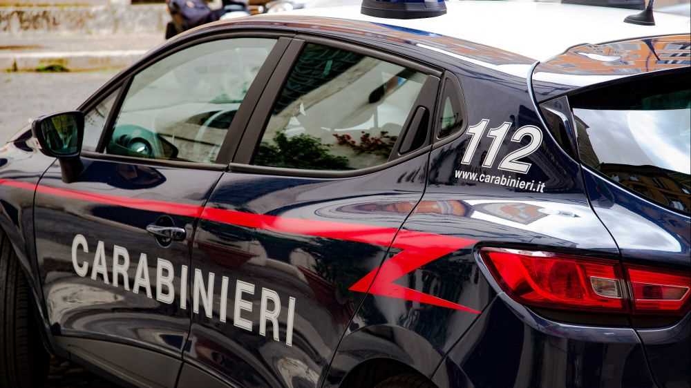 Si scambiavano foto hot di ragazzine, indagati 6 studenti