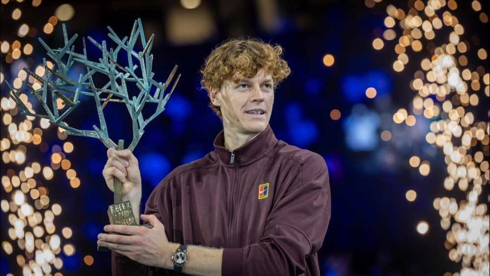 Sinner trionfa al Masters 1000 di Parigi e torna numero uno al mondo