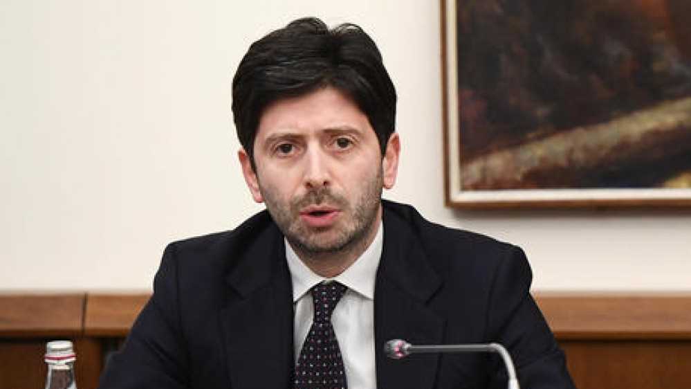 Speranza, oltre tre milioni di italiani hanno già ricevuto la terza dose del vaccino