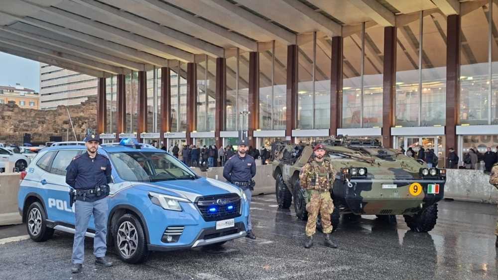 Stazione Termini, 21 appartenenti alle forze dell'ordine coinvolti in furto aggravato alla Coin