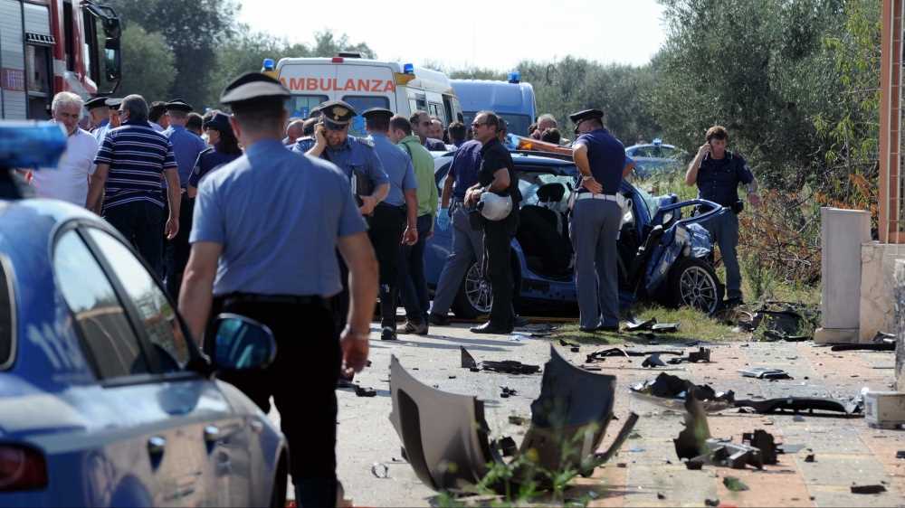 Strage della strada a Bitonto, morti quattro ragazzi in un frontale, e ci sono anche due feriti in gravi condizioni