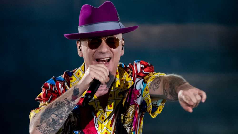 Suite 102.5 Prime Time Live, lunedì 12 ottobre il secondo appuntamento con l'esclusivo concerto di J-Ax