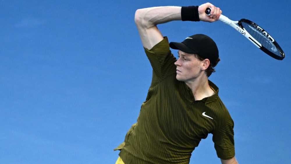 Tennis, Australian Open, Jannik Sinner vince e supera il turno contro Hugo Gaston