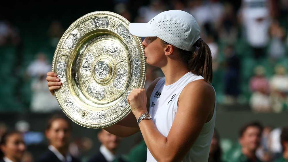 Tennis, Iga Swiatek è la nuova regina di Wimbledon, battuta Amanda Anisimova