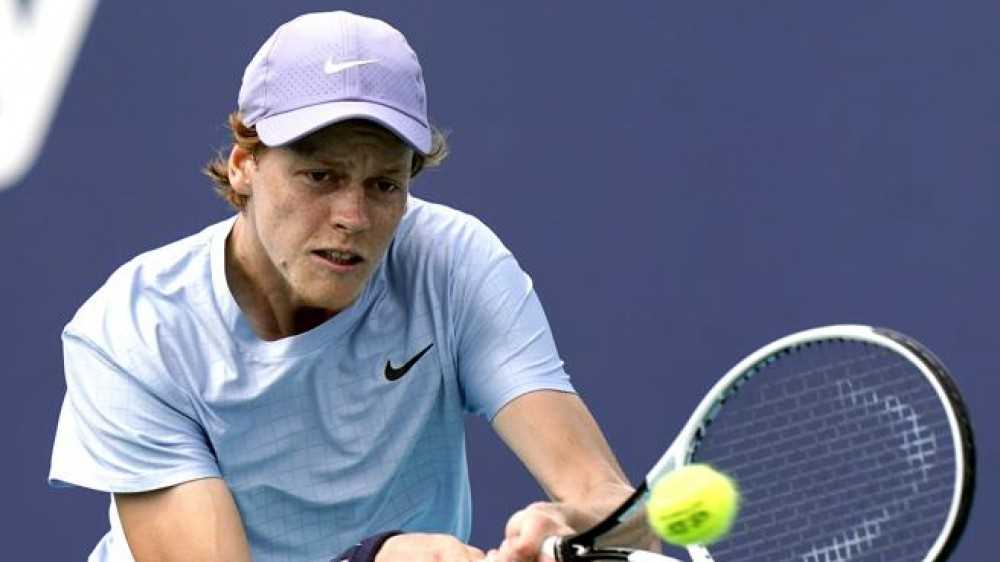 Tennis, Sinner perde il Master 1000 di Miami, sconfitto in due set dal polacco Hurkacz