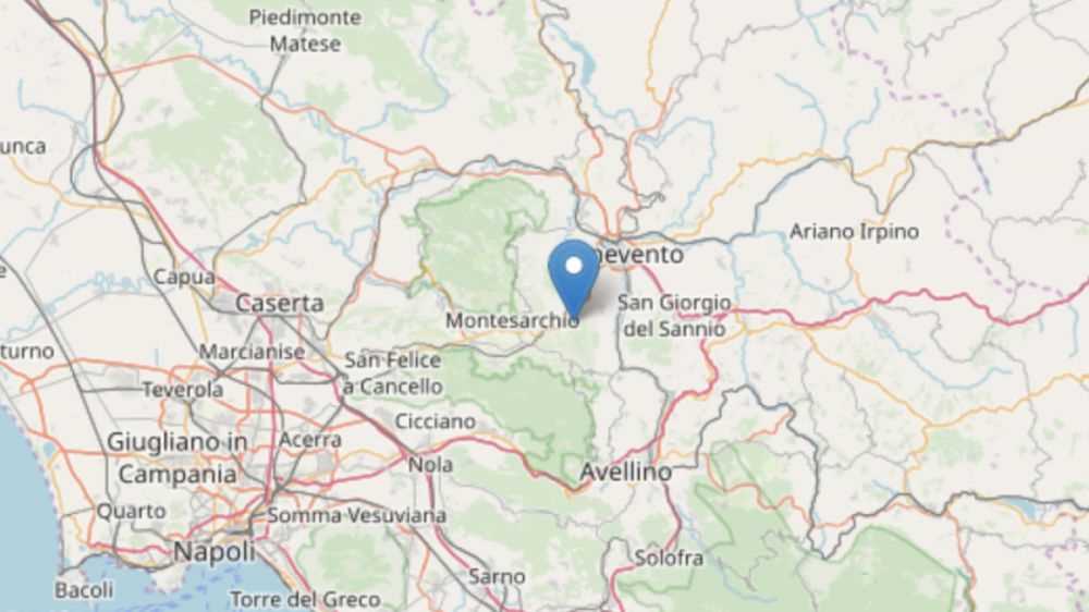 Terremoto, scosse nel Beneventano, gente in strada