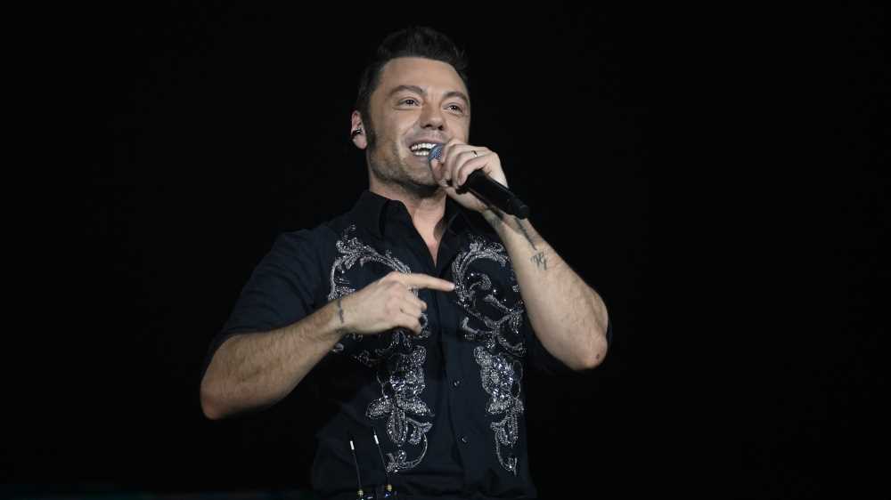 Tiziano Ferro divorzia dal marito Victor Allen. L'annuncio sui social