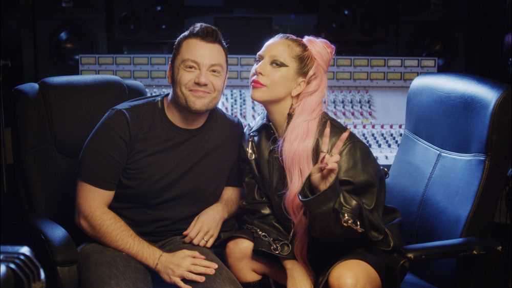 Tiziano Ferro intervista Lady Gaga in esclusiva per RTL 102.5, in occasione della pubblicazione di Chromatica