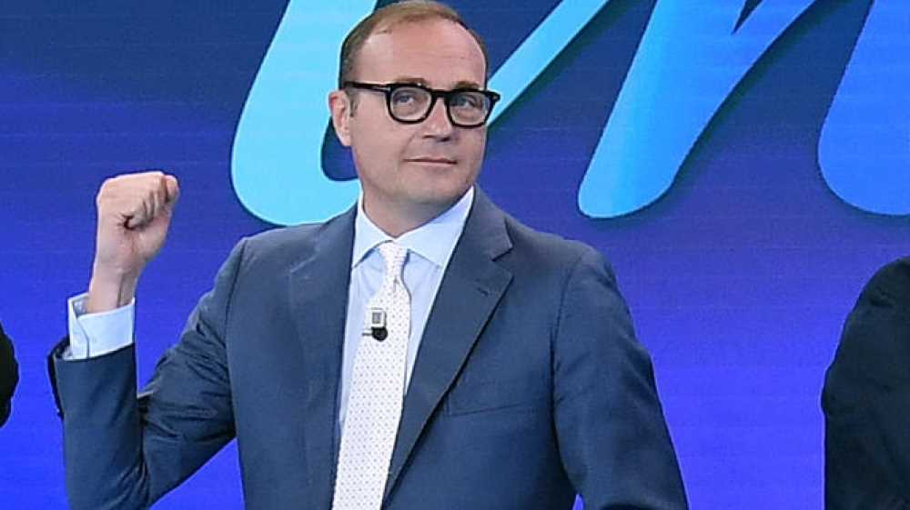 Tommaso Cerno compie 51 anni, festa milanese. Ecco chi c'era e cosa hanno mangiato gli ospiti