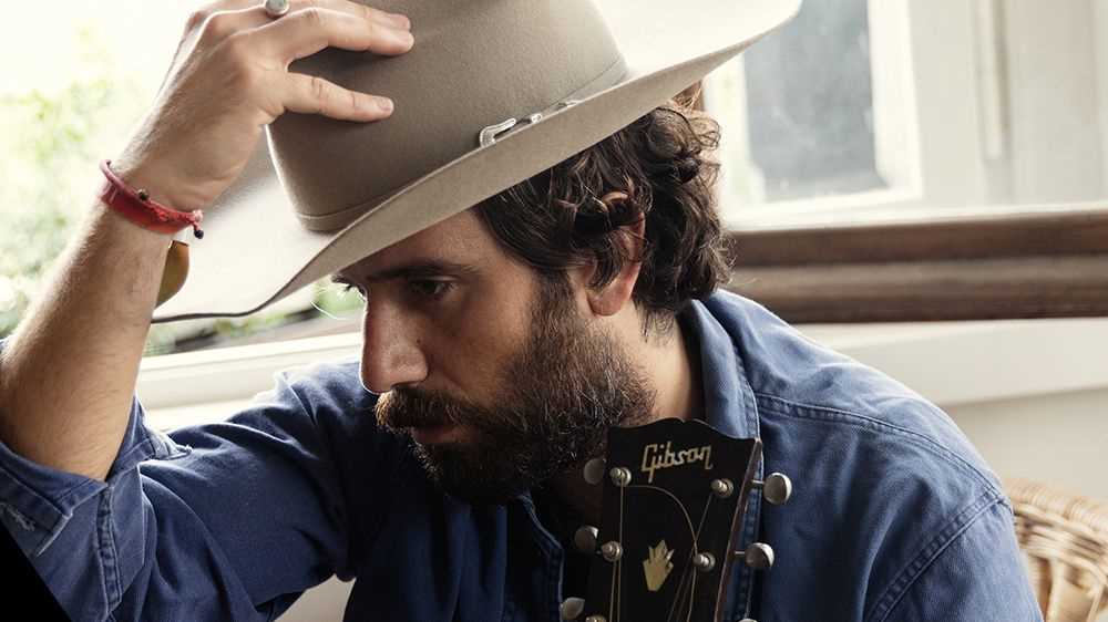 Tommaso Paradiso, in collegamento su RTL 102.5, ha anticipato il nuovo singolo “Ma lo vuoi capire”