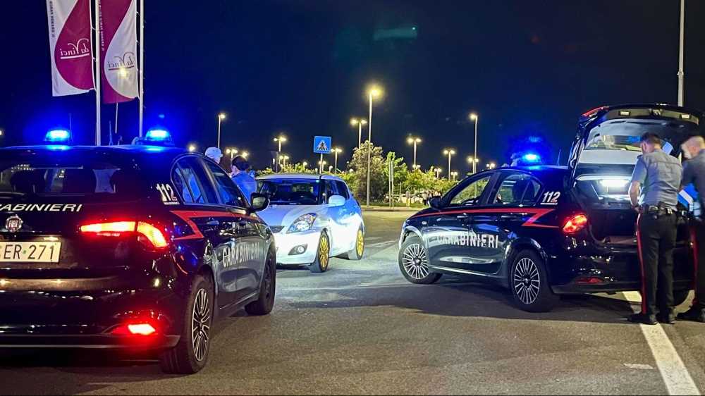 Tragedia a in provincia di Lecco, due ragazze di 21 anni travolte e uccise da un’auto mentre andavano alla festa