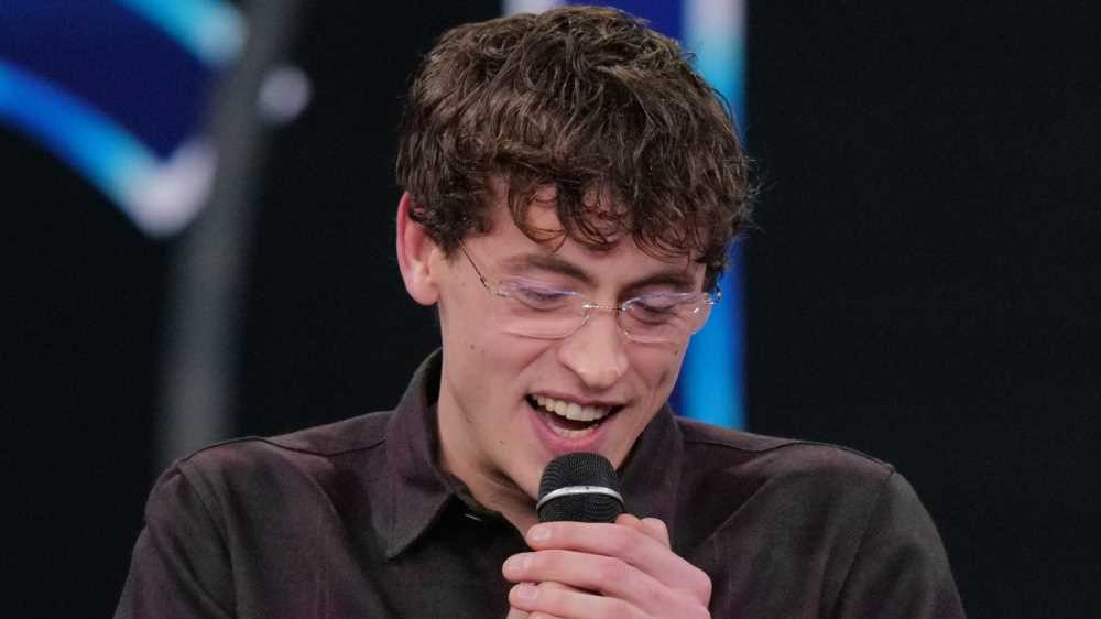 Tredici Pietro a Sanremo 2026 con "Uomo che cade": testo e significato del brano