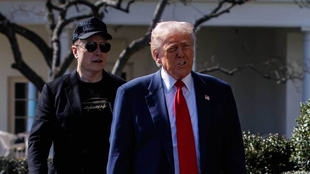 Nuovo scontro tra Musk e Trump, che minaccia di tagliare i finanziamenti. "Dovrebbe tornarsene in Sudafrica"
