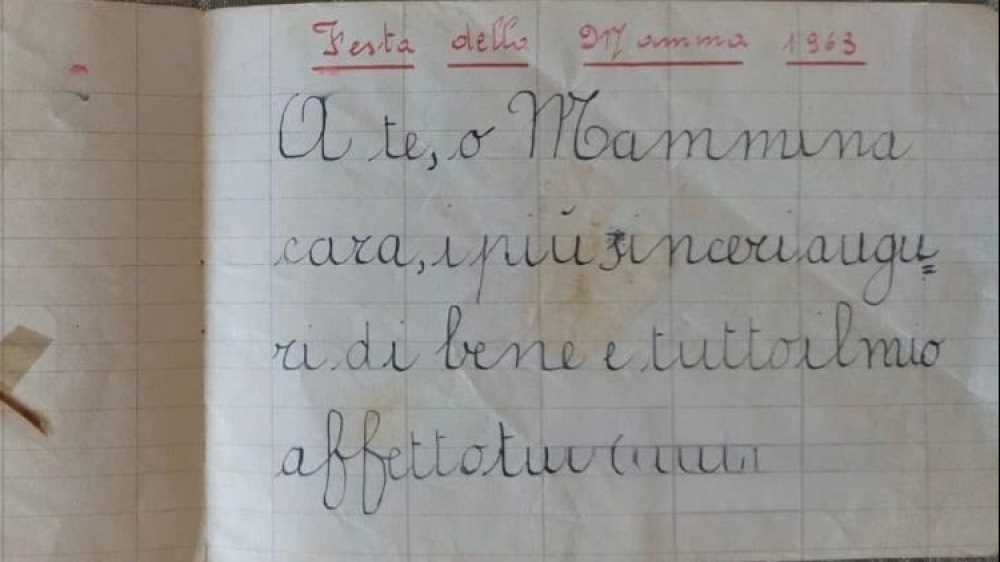 Un biglietto alla mamma scritto 60 anni fa viene ritrovato a Vedano al Lambro. Ecco la storia che commuove tutti