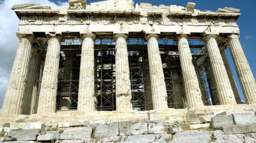 Una colata di cemento per rendere più accessibile il Partenone divide la capitale greca Atene, feroci le critiche