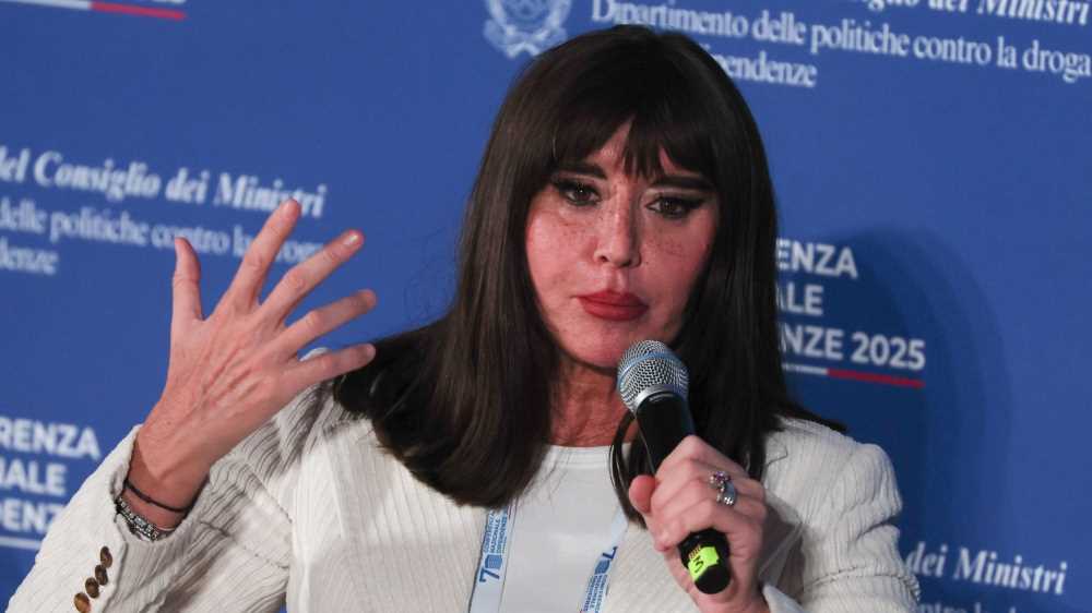 Università, è scontro sulle nuove regole per reclutare i docenti. Il ministro Bernini: 'Ora meno burocrazia'