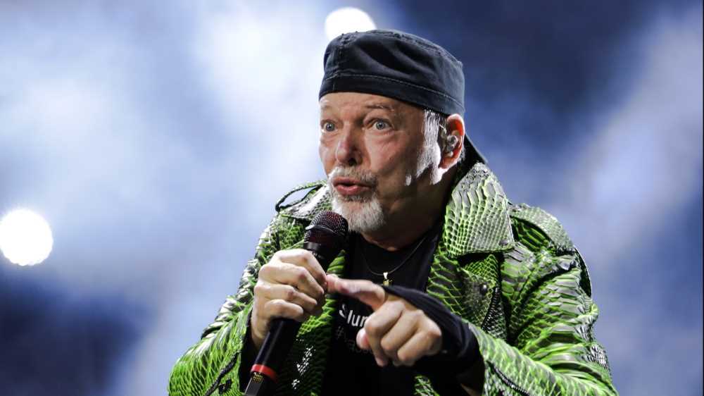 "Vasco Rossi s'innamorò di mia madre": la rivelazione di una concorrente del Grande Fratello