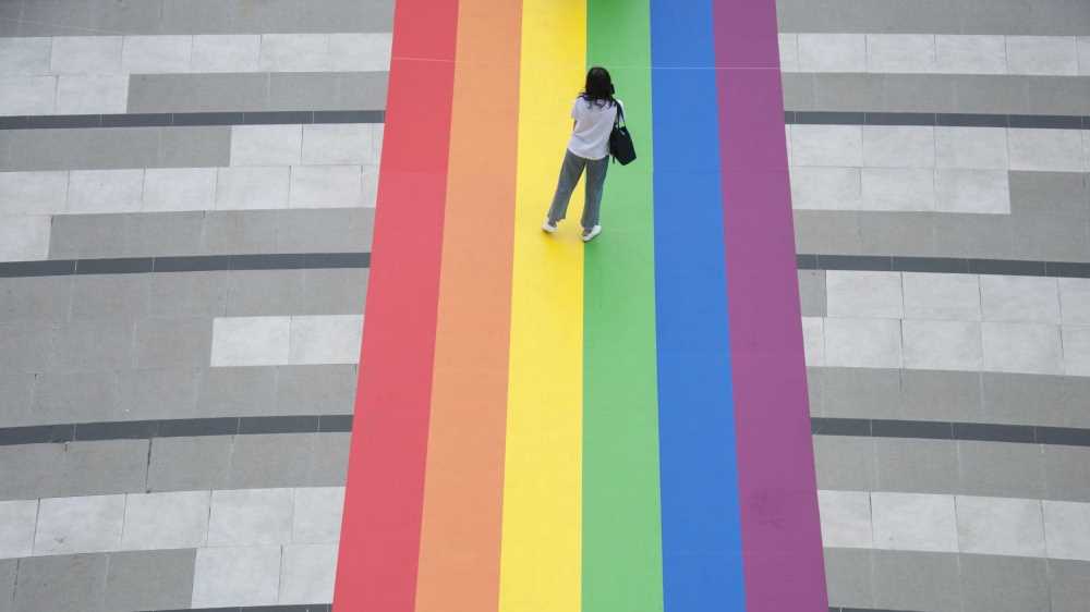 Via libera alla legge per cambiare sesso. In Scozia dai 16 anni, in Spagna già a 14 anni