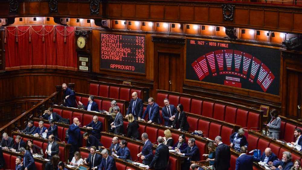 Via libera della Camera alla manovra economica con 200 sì, è legge