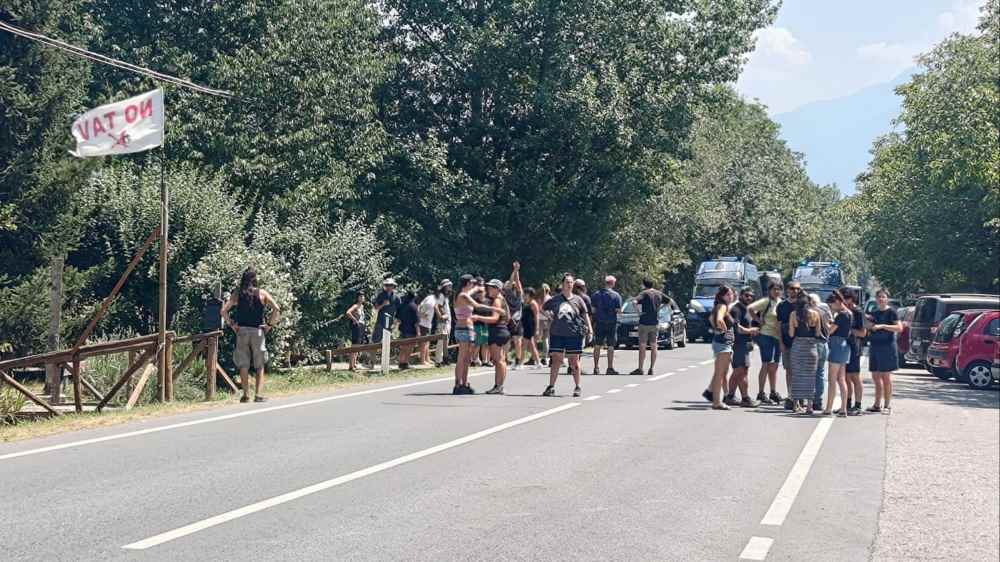 Vietato il campeggio No Tav in Val di Susa, gli antagonisti non cedono