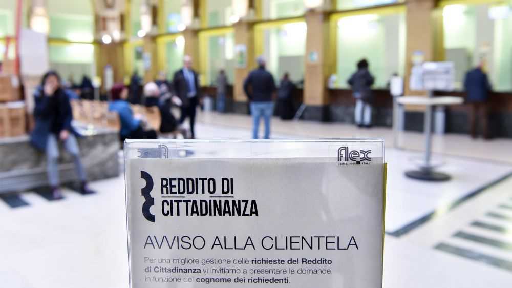 Ville, Ferrari e imprese, scoperti 237 furbetti Reddito cittadinanza
