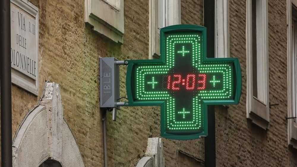 Virus Cina, è psicosi, mascherine sold out in farmacie Roma