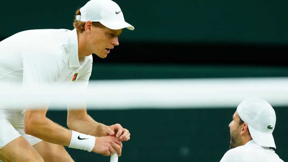 Wimbledon, Jannik Sinnere Flavio Cobolli volano ai quarti di finale, fuori Lorenzo Sonego