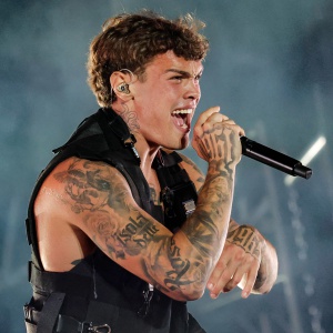 Blanco, viaggio a piedi di 42 km per il lancio del disco “Ma”