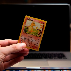 Carta Pokémon da oltre 16 milioni: record mondiale per il Pikachu di Logan Paul