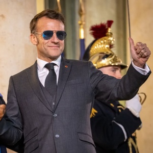 La Francia al voto per vietare i social agli adolescenti 