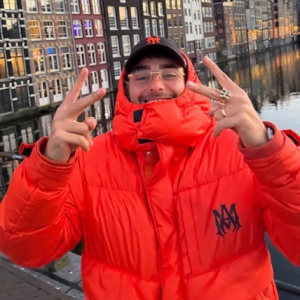 Rocco Hunt conquista il disco d’oro con “Ragazzo di giù”